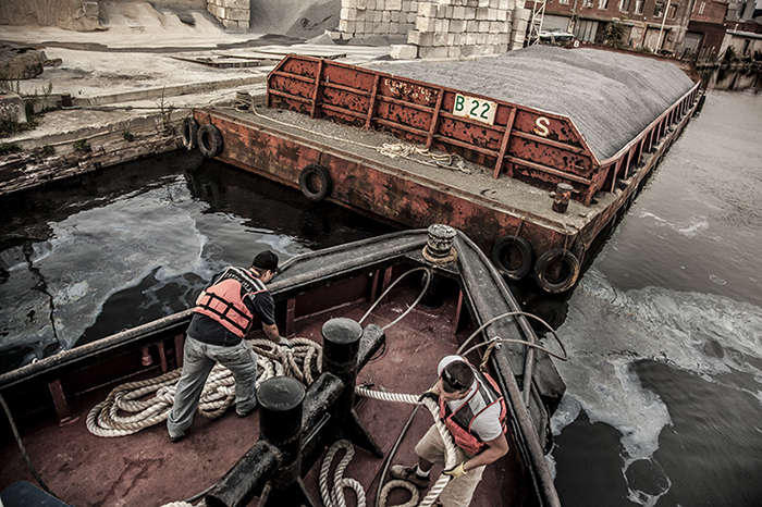 tug-barge-deliv-.jpg
Delivery of gravel to a cement plant. : Gowanus Canal - Brooklyn, NY : Clayton Price Photographer